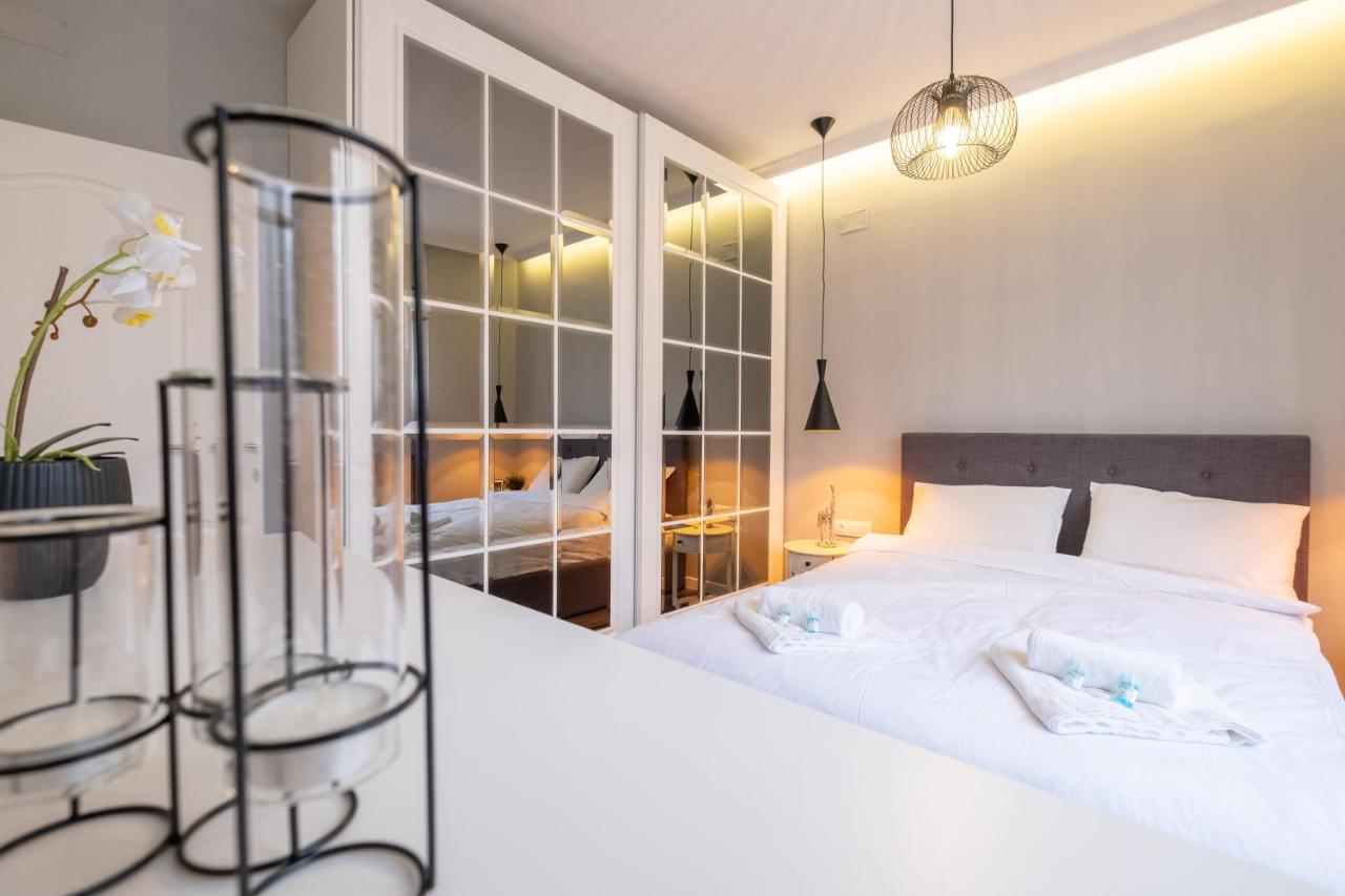 Designer & Cozy 2Bd Flat With A Parking In The City Center By Flat Mаnager Sofia Ngoại thất bức ảnh