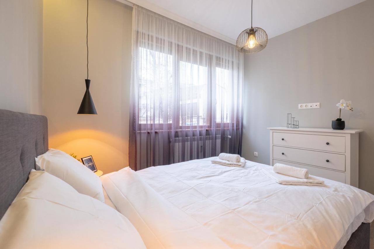 Designer & Cozy 2Bd Flat With A Parking In The City Center By Flat Mаnager Sofia Ngoại thất bức ảnh